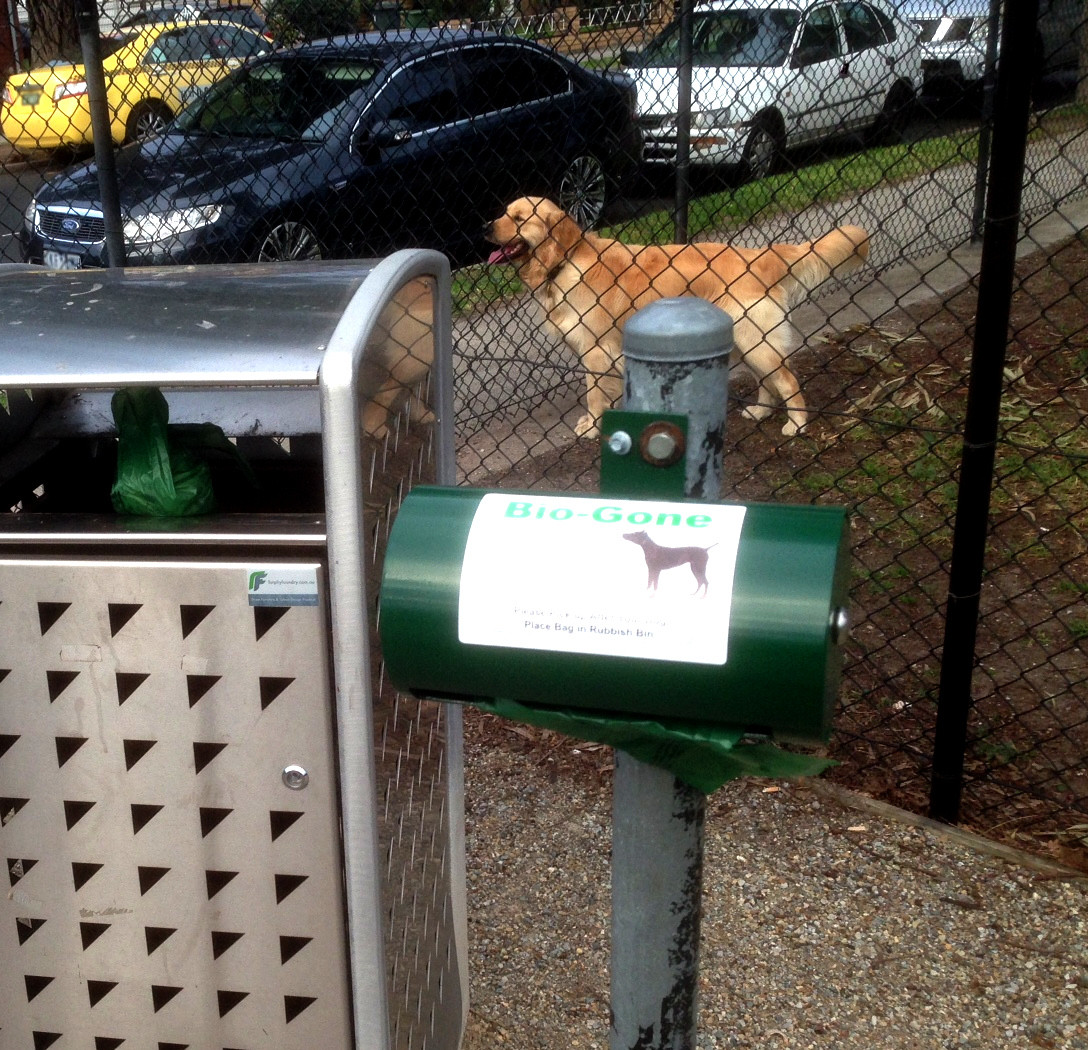Post Mountable Dog Bag Dispenser