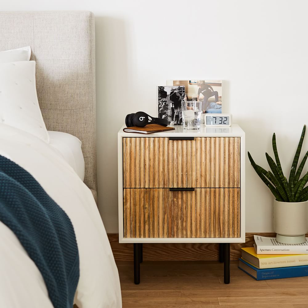 Quinn Closed 2-Drawer Nightstand
