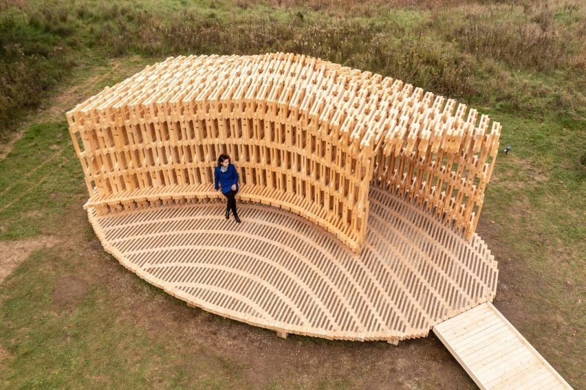 This robotically fabricated structure aims to promote low carbon construction