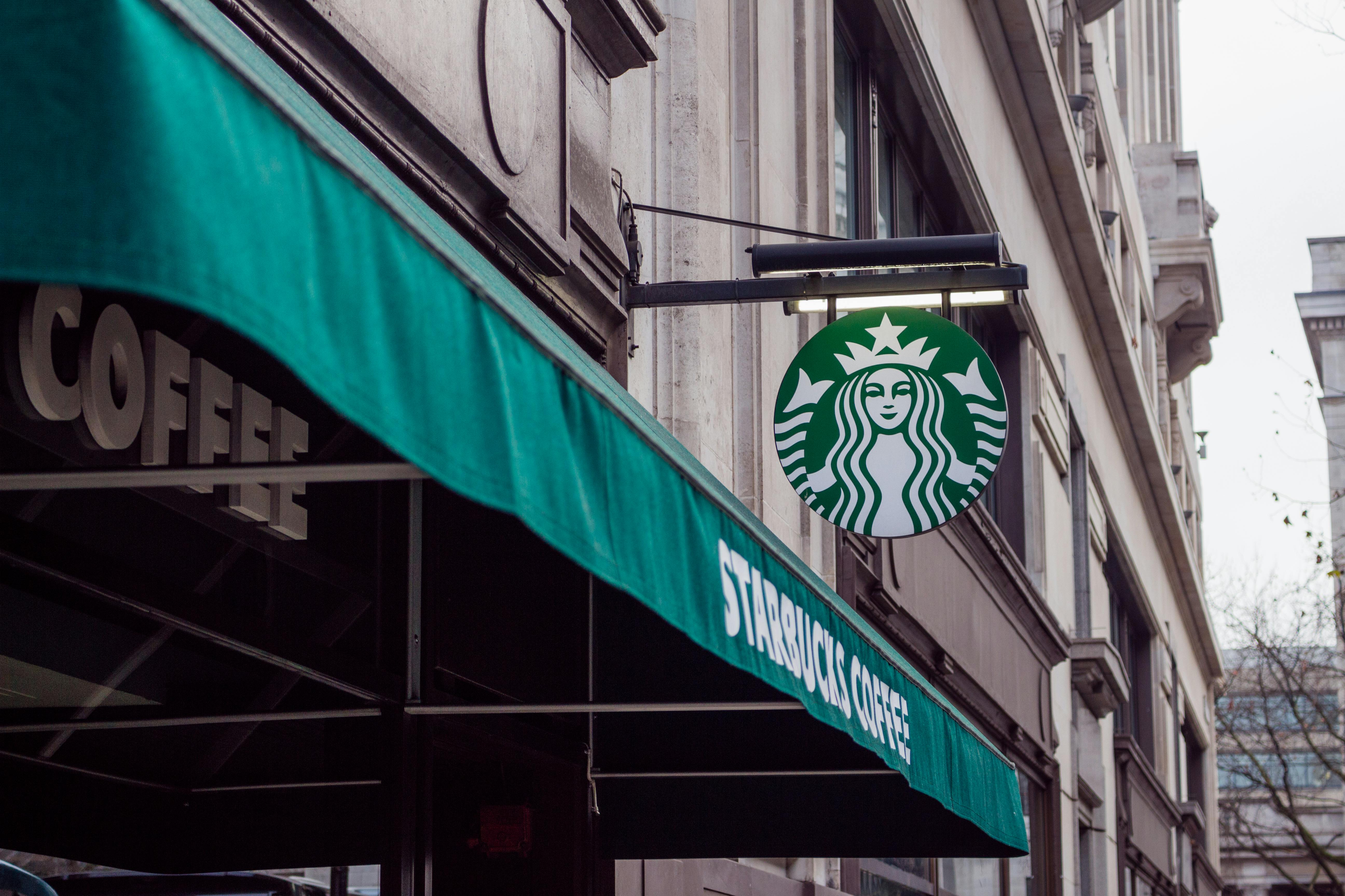 The Starbucks Plan to Minimize Waste